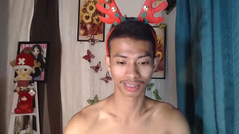 Snapshot of urhotfuckingass chatting on December 29, 2024, 2:21 pm richard online show from December 29, 2024, 2:21 pm