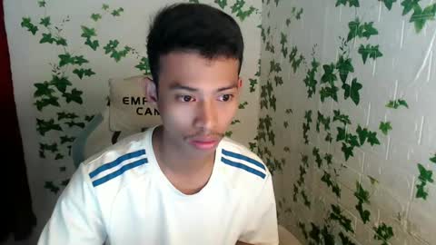 Snapshot of urhotfuckingass chatting on December 29, 2024, 11:08 pm richard online show from December 29, 2024, 11:08 pm