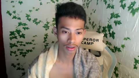 Snapshot of urhotfuckingass chatting on December 30, 2024, 5:48 am richard online show from December 30, 2024, 5:48 am