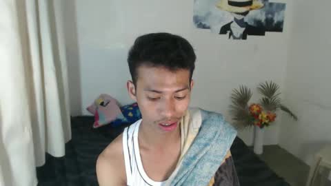 Snapshot of urhotfuckingass chatting on January 11, 2025, 8:43 am richard online show from January 11, 2025, 8:43 am
