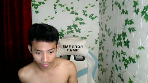 Snapshot of urhotfuckingass chatting on January 14, 2025, 3:32 am richard online show from January 14, 2025, 3:32 am