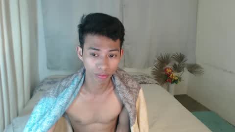 Snapshot of urhotfuckingass chatting on January 15, 2025, 9:35 am richard online show from January 15, 2025, 9:35 am
