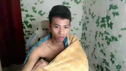 Snapshot of urhotfuckingass chatting on January 16, 2025, 2:51 am richard online show from January 16, 2025, 2:51 am