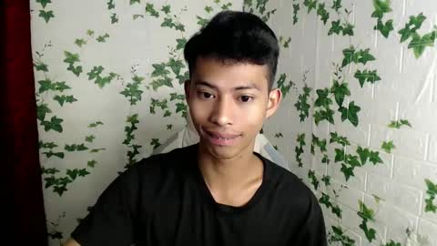 Snapshot of urhotfuckingass chatting on February 2, 2025, 12:09 am richard online show from February 2, 2025, 12:09 am