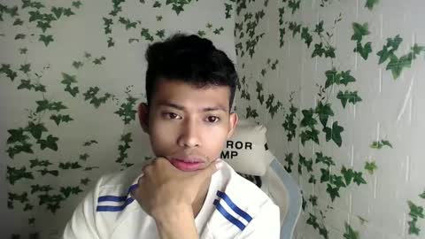 Snapshot of urhotfuckingass chatting on February 10, 2025, 12:30 am richard online show from February 10, 2025, 12:30 am