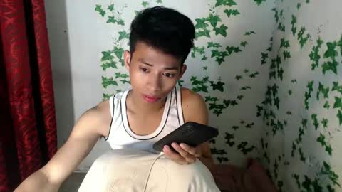 Snapshot of urhotfuckingass chatting on February 21, 2025, 7:01 am richard online show from February 21, 2025, 7:01 am
