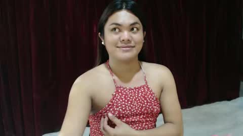 Snapshot of urhottie_bella chatting on March 2, 2026, 7:37 am urhottie_bella online show from March 2, 2026, 7:37 am