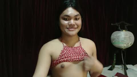 Snapshot of urhottie_bella chatting on March 4, 2026, 2:45 pm urhottie_bella online show from March 4, 2026, 2:45 pm