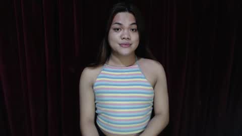urhottie_bella online show from May 24, 2026, 5:07 pm