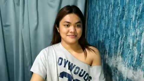 urhottie_bella online show from June 26, 2026, 5:01 am