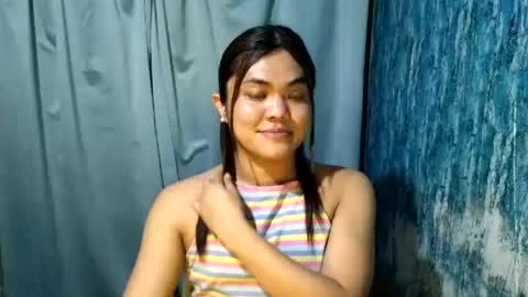 urhottie_bella online show from July 9, 2026, 11:58 am