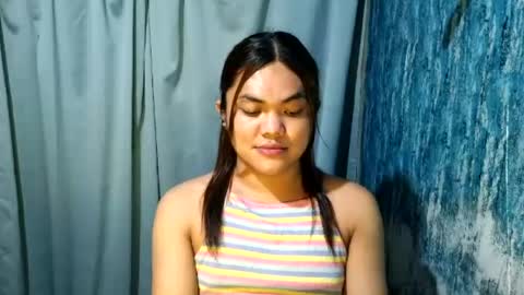 urhottie_bella online show from July 11, 2026, 6:43 pm