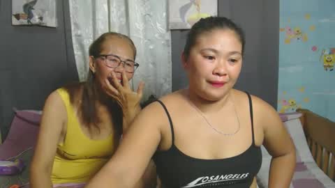 urhotvivian11 online show from November 4, 2025, 2:32 am