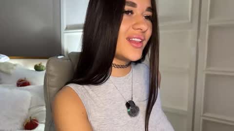 Snapshot of urlillshy chatting on October 25, 2025, 1:13 am Kristina online show from October 25, 2025, 1:13 am