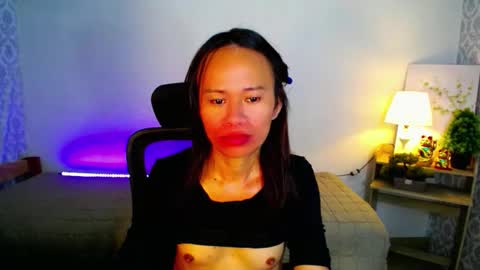 urlovely_che online show from October 9, 2025, 2:04 pm