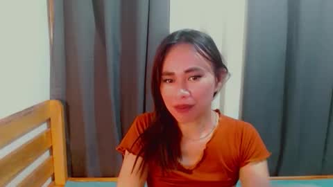 urlovely_che online show from December 2, 2025, 7:42 pm