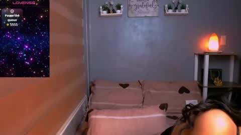 urlovingtrans online show from October 14, 2025, 8:48 am