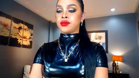 UrMajestyTyra online show from January 5, 2025, 6:02 am