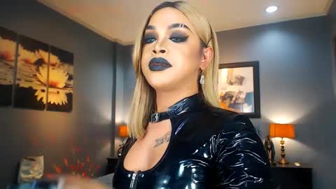 UrMajestyTyra online show from February 25, 2025, 8:14 am