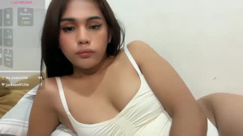 urmystical_sofie online show from May 15, 2026, 9:16 am