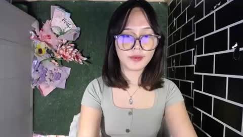 Pia online show from October 6, 2025, 2:20 am