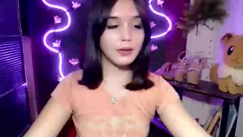 Pia online show from November 6, 2025, 3:57 pm