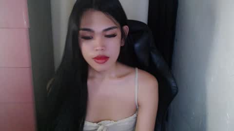 Snapshot of urpinayjenfuckerxxx chatting on January 18, 2025, 8:19 pm Jenny online show from January 18, 2025, 8:19 pm