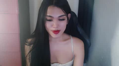 Snapshot of urpinayjenfuckerxxx chatting on January 19, 2025, 12:28 am Jenny online show from January 19, 2025, 12:28 am
