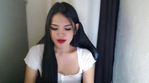 Snapshot of urpinayjenfuckerxxx chatting on February 9, 2025, 3:11 am Jenny online show from February 9, 2025, 3:11 am
