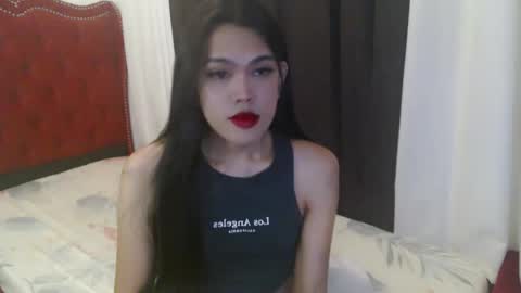Snapshot of urpinayjenfuckerxxx chatting on September 24, 2025, 10:18 am Jenny online show from September 24, 2025, 10:18 am