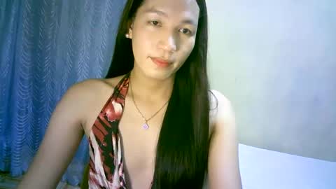 Snapshot of urpinaylovelyjuliaxxx chatting on December 6, 2024, 12:05 pm queen julia not into CHEAPGUY online show from December 6, 2024, 12:05 pm