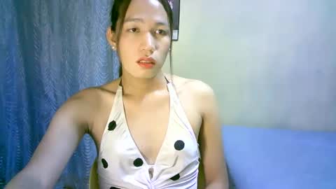 Snapshot of urpinaylovelyjuliaxxx chatting on December 10, 2024, 12:27 pm queen julia not into CHEAPGUY online show from December 10, 2024, 12:27 pm