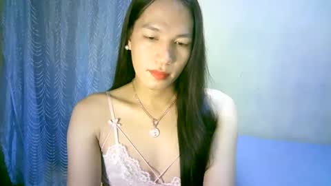 Snapshot of urpinaylovelyjuliaxxx chatting on December 15, 2024, 12:49 pm queen julia not into CHEAPGUY online show from December 15, 2024, 12:49 pm