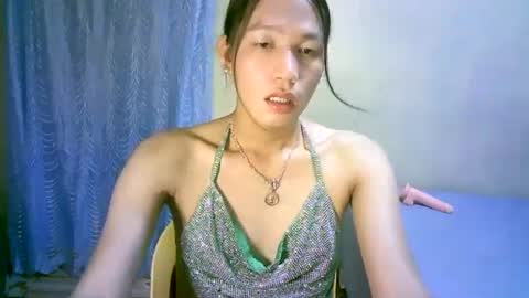 Snapshot of urpinaylovelyjuliaxxx chatting on December 21, 2024, 2:58 pm queen julia not into CHEAPGUY online show from December 21, 2024, 2:58 pm