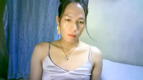 Snapshot of urpinaylovelyjuliaxxx chatting on February 17, 2025, 12:48 pm queen julia not into CHEAPGUY online show from February 17, 2025, 12:48 pm