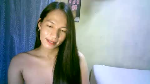 Snapshot of urpinaylovelyjuliaxxx chatting on March 4, 2025, 2:53 pm queen julia not into CHEAPGUY online show from March 4, 2025, 2:53 pm