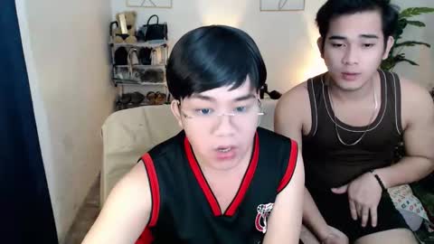 urpinoy_cummer online show from November 11, 2025, 1:33 pm