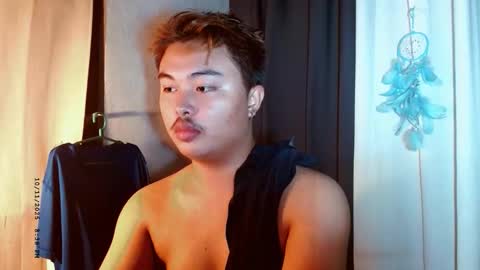 urpinoyjohnx online show from November 10, 2025, 12:37 pm