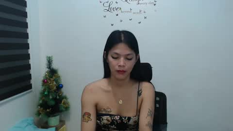 Snapshot of urpreciouspinayxxx chatting on December 11, 2024, 1:28 pm hi im kim online show from December 11, 2024, 1:28 pm