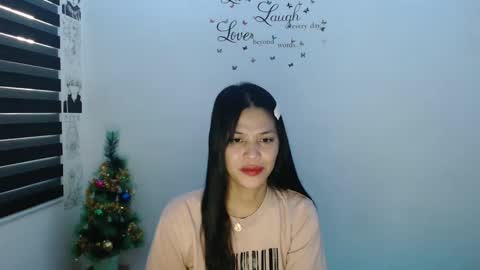 Snapshot of urpreciouspinayxxx chatting on December 14, 2024, 1:28 am hi im kim online show from December 14, 2024, 1:28 am