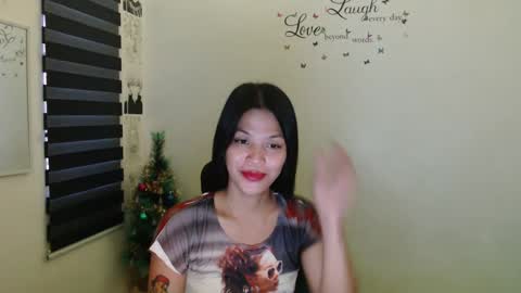 Snapshot of urpreciouspinayxxx chatting on December 15, 2024, 2:30 am hi im kim online show from December 15, 2024, 2:30 am