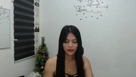 Snapshot of urpreciouspinayxxx chatting on December 17, 2024, 12:22 pm hi im kim online show from December 17, 2024, 12:22 pm
