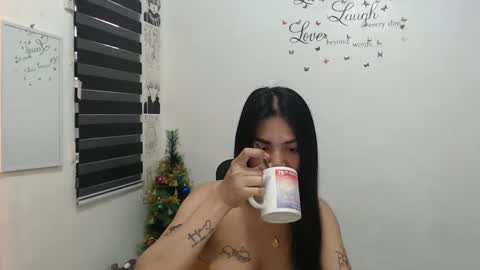 Snapshot of urpreciouspinayxxx chatting on December 19, 2024, 12:13 am hi im kim online show from December 19, 2024, 12:13 am