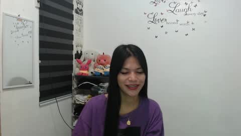 Snapshot of urpreciouspinayxxx chatting on December 29, 2024, 12:41 am hi im kim online show from December 29, 2024, 12:41 am