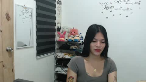 Snapshot of urpreciouspinayxxx chatting on December 29, 2024, 12:34 pm hi im kim online show from December 29, 2024, 12:34 pm