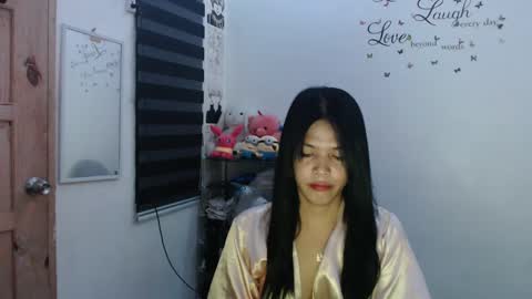 Snapshot of urpreciouspinayxxx chatting on January 14, 2025, 3:26 pm hi im kim online show from January 14, 2025, 3:26 pm
