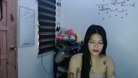 Snapshot of urpreciouspinayxxx chatting on February 1, 2025, 7:36 am hi im kim online show from February 1, 2025, 7:36 am