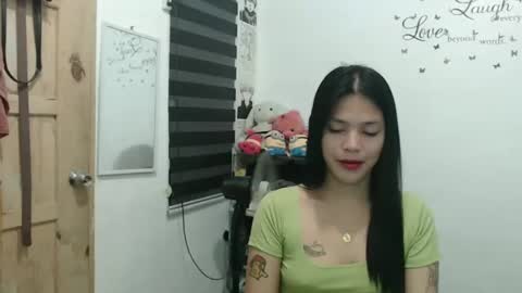 Snapshot of urpreciouspinayxxx chatting on February 6, 2025, 2:15 pm hi im kim online show from February 6, 2025, 2:15 pm