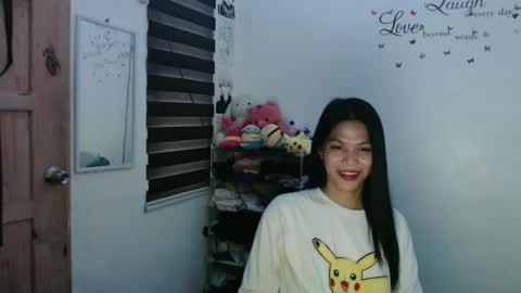 Snapshot of urpreciouspinayxxx chatting on February 10, 2025, 2:41 am hi im kim online show from February 10, 2025, 2:41 am