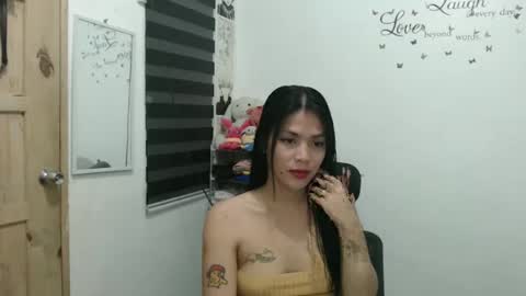 Snapshot of urpreciouspinayxxx chatting on February 10, 2025, 12:08 pm hi im kim online show from February 10, 2025, 12:08 pm